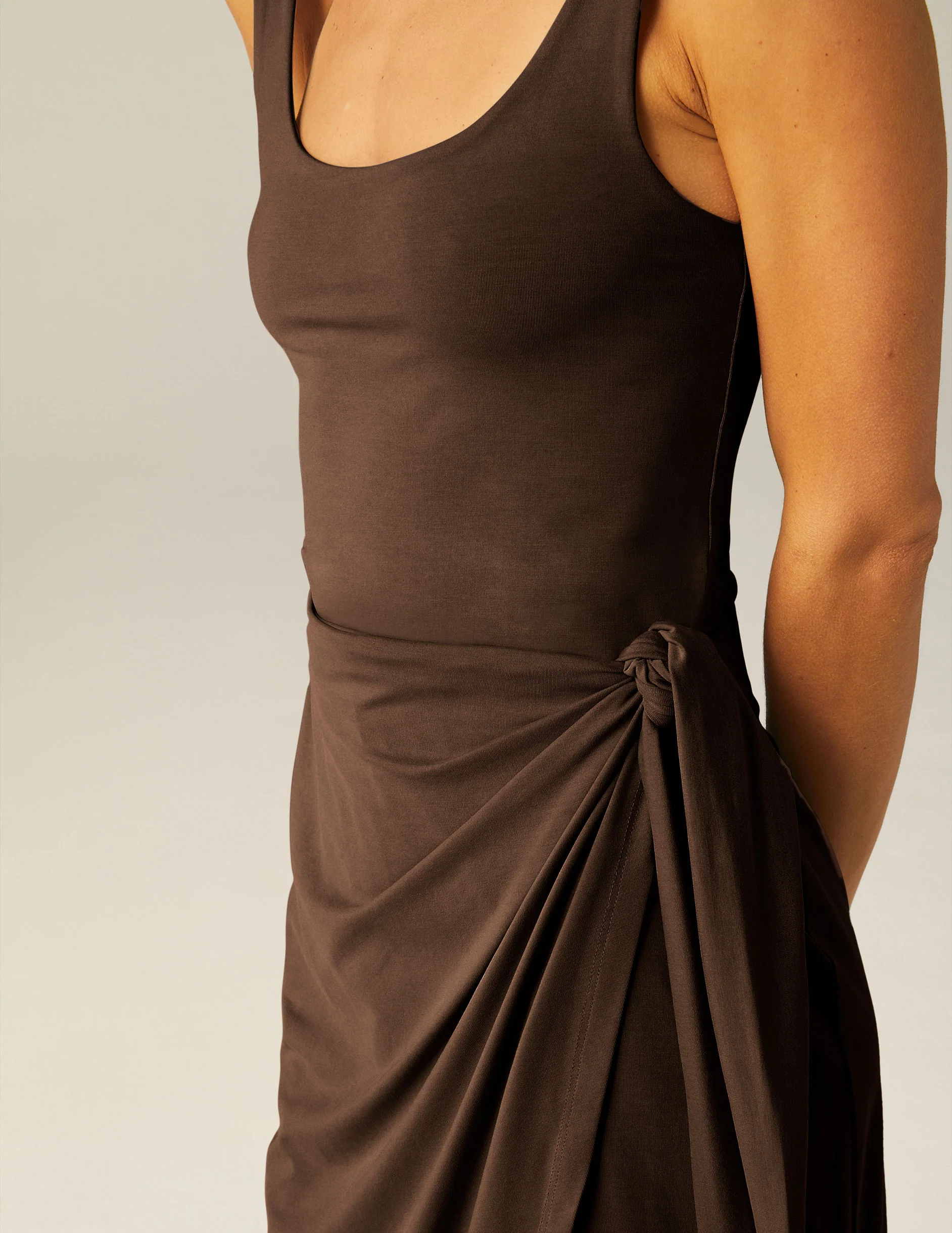 Intrigue Midi Dress - Onhollan