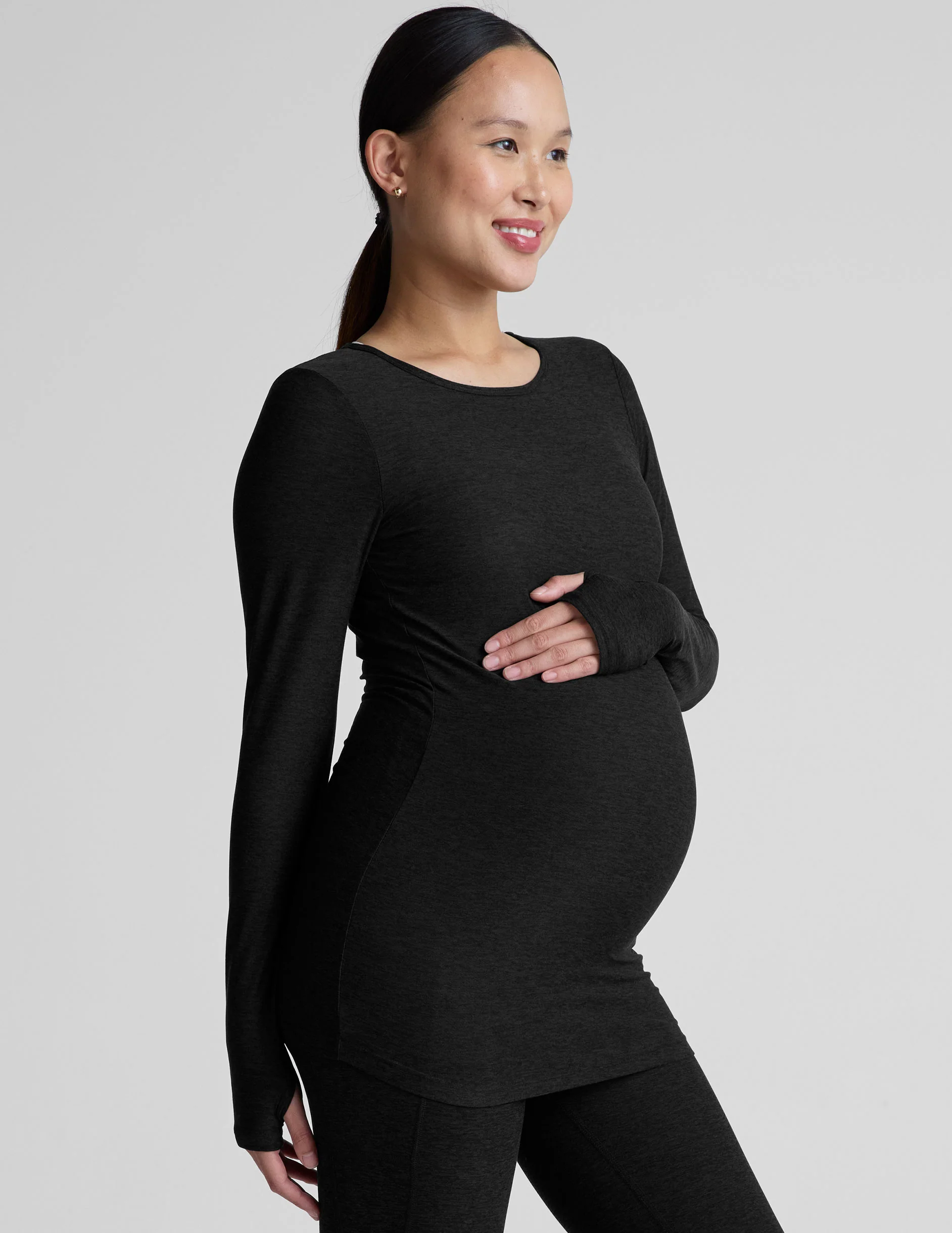 Featherweight Count On Me Maternity Crew Pullover - Onhollan