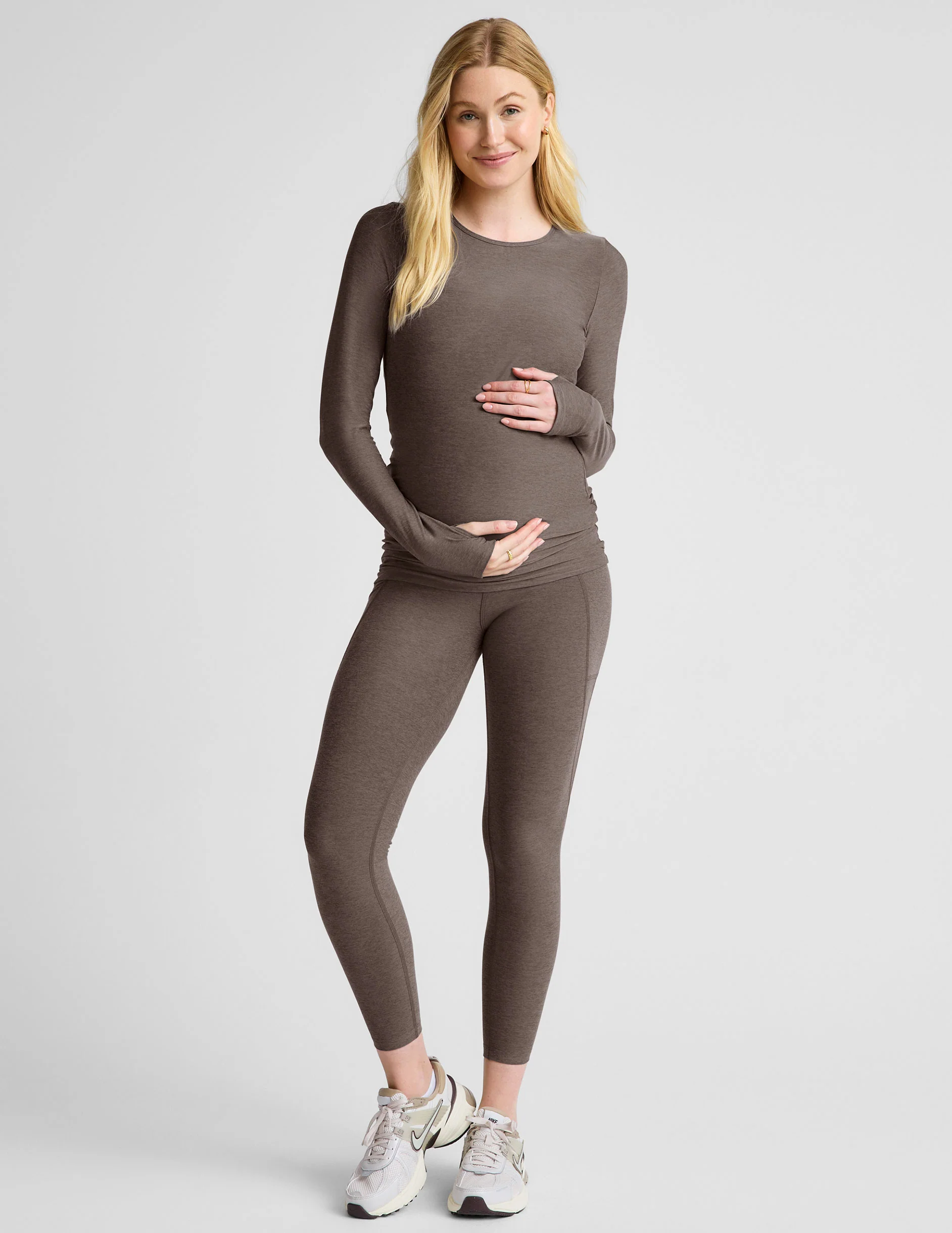 Featherweight Count On Me Maternity Crew Pullover - Onhollan