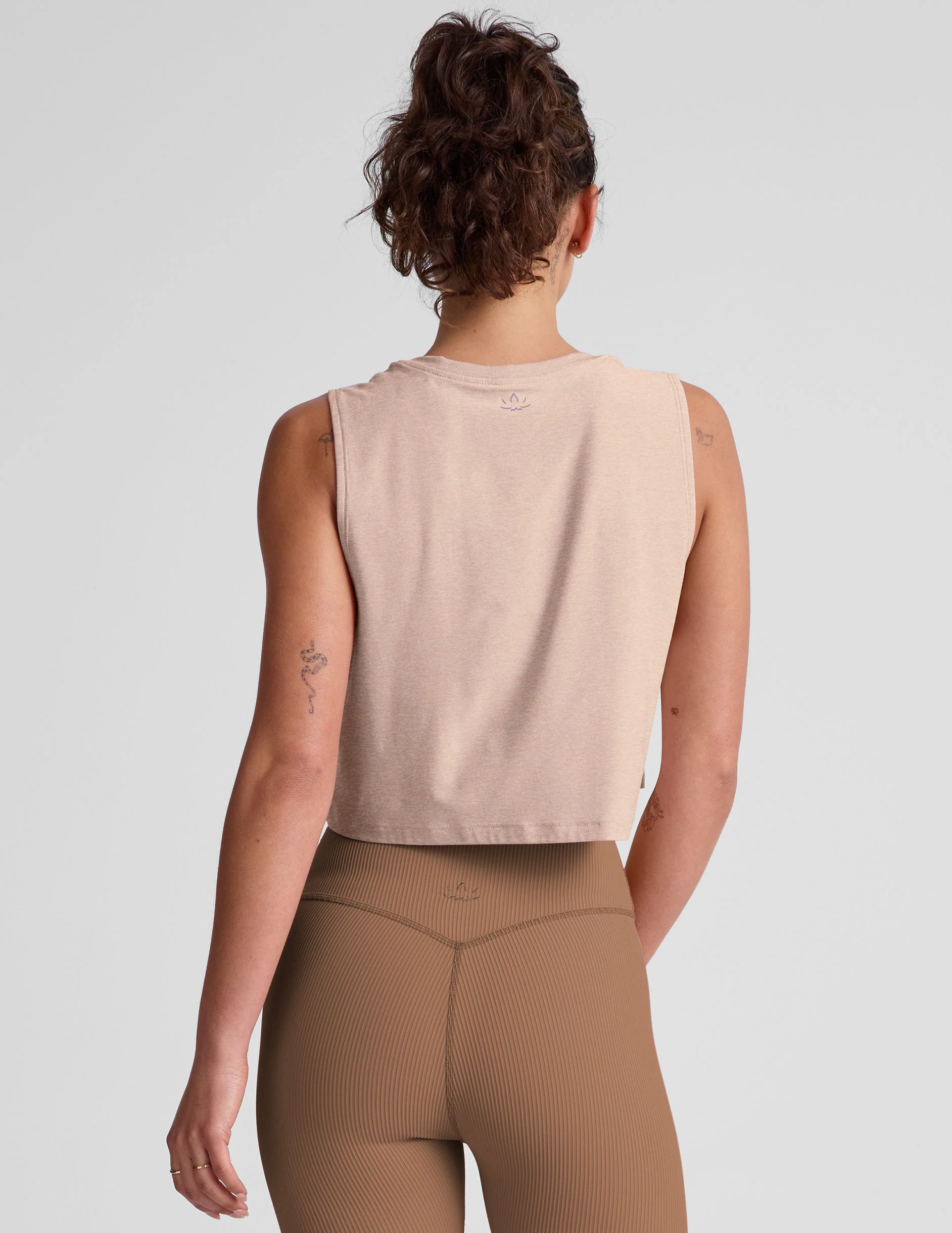 Featherweight Minimal Cropped Tank - Onhollan