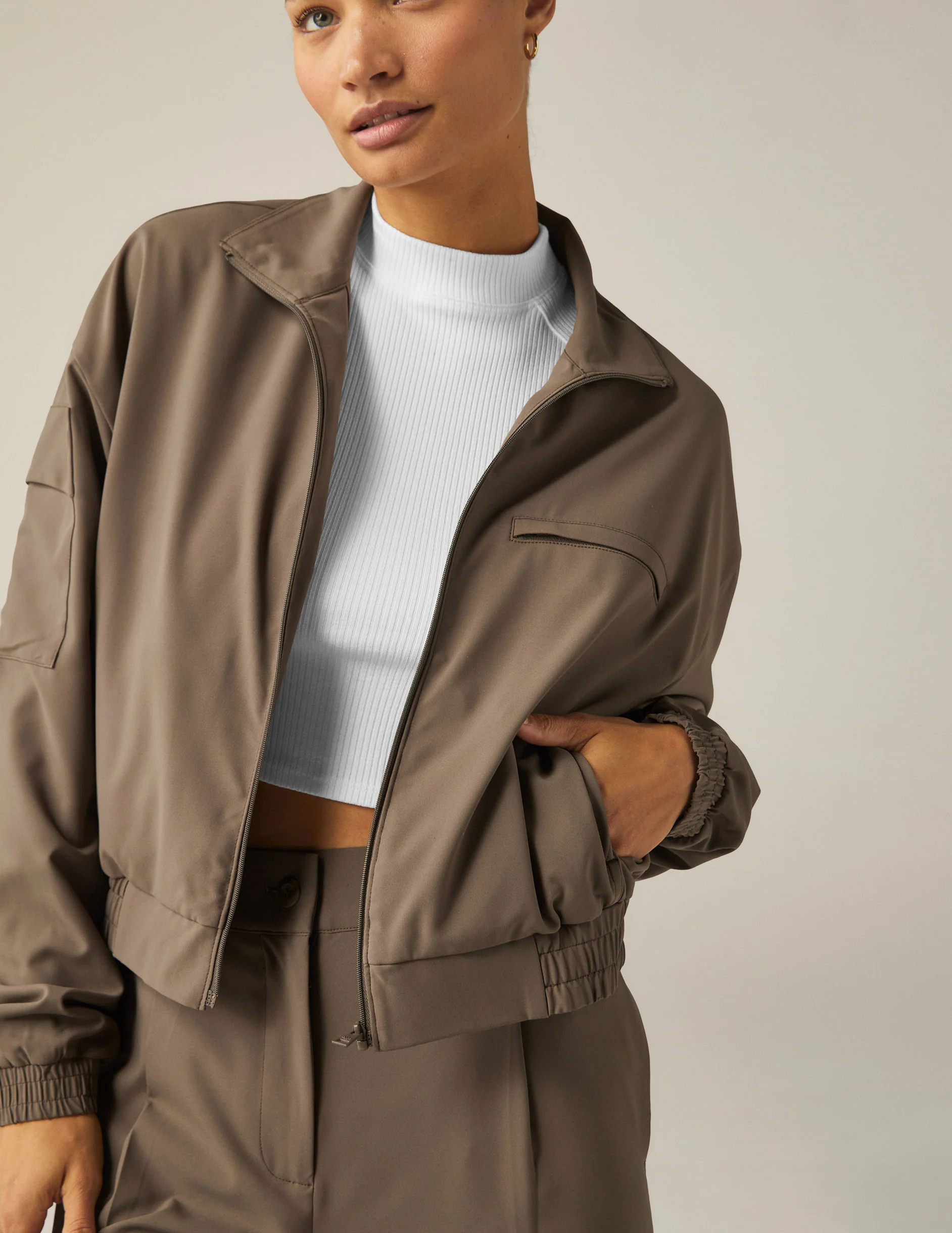 Status Pocket Sleeve Cropped Jacket - Onhollan