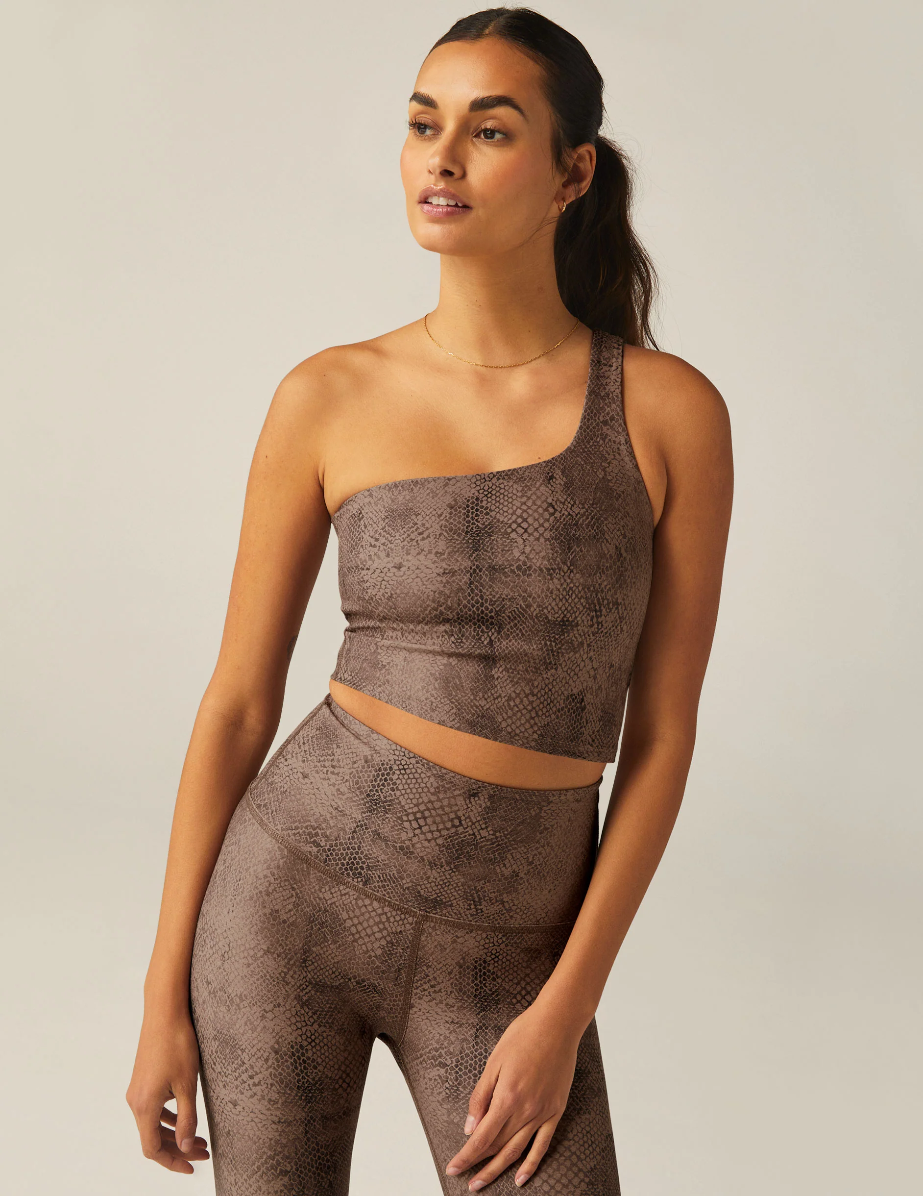 Softmark One and Only Shoulder High Cropped Tank - Onhollan