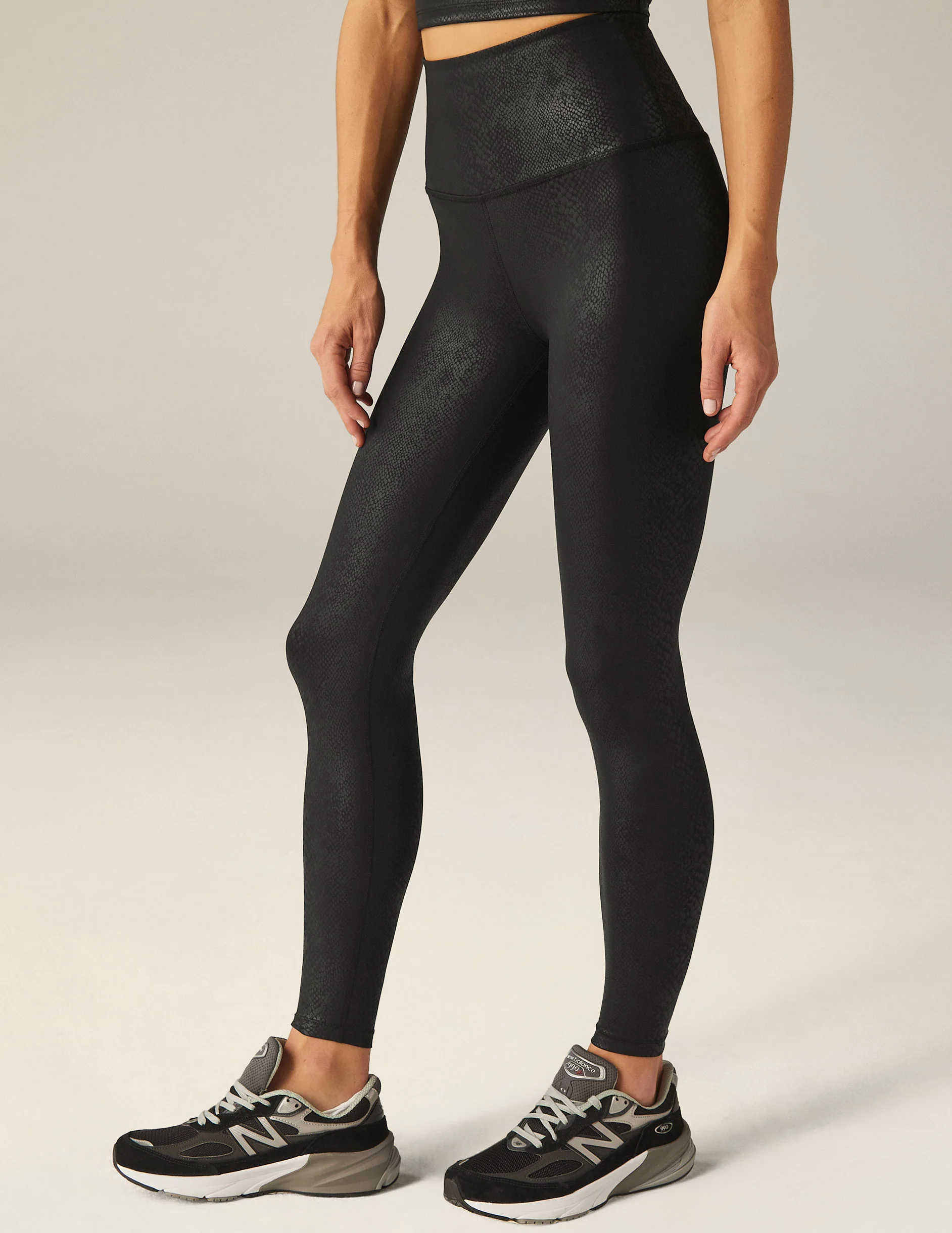 PowerShine Viper High Waisted Midi Legging - Onhollan