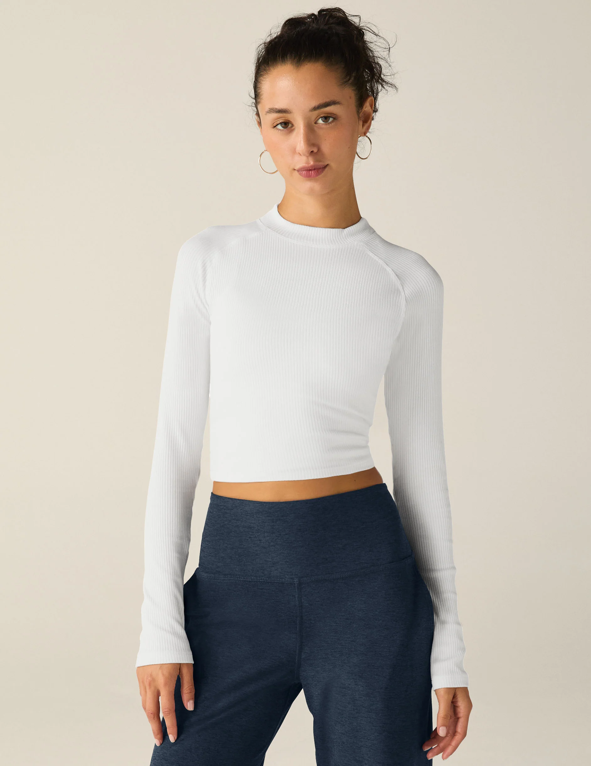 Contours Mock Neck Cropped Top - Onhollan