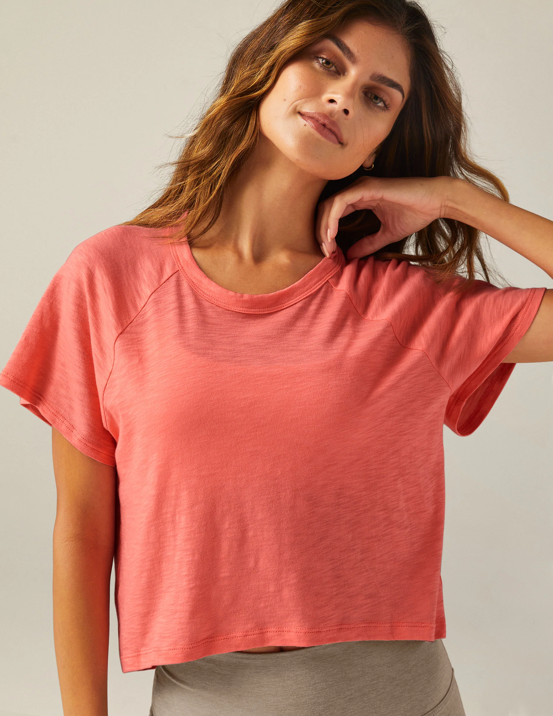 Signature High Low Cropped Tee - Onhollan