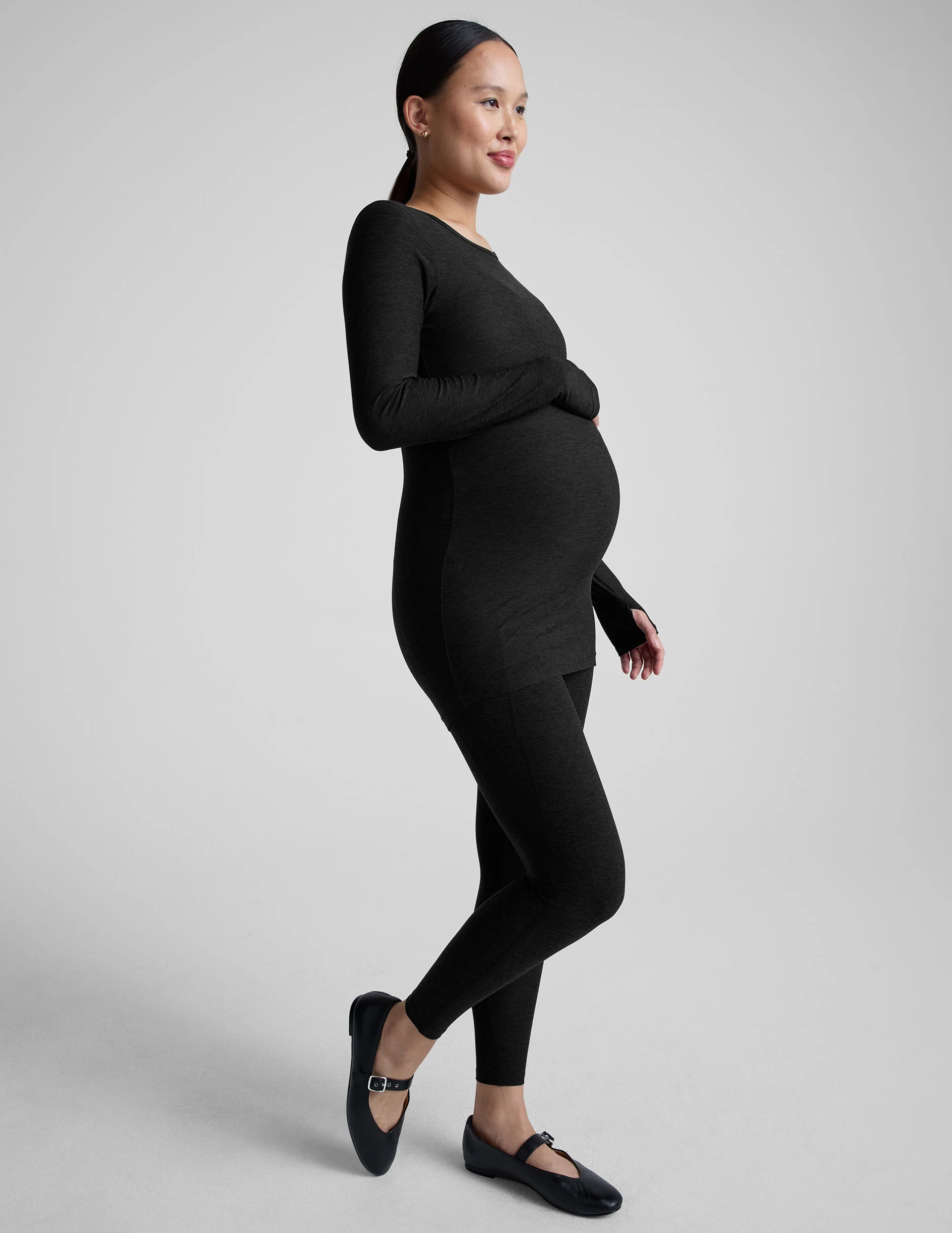 Featherweight Count On Me Maternity Crew Pullover - Onhollan