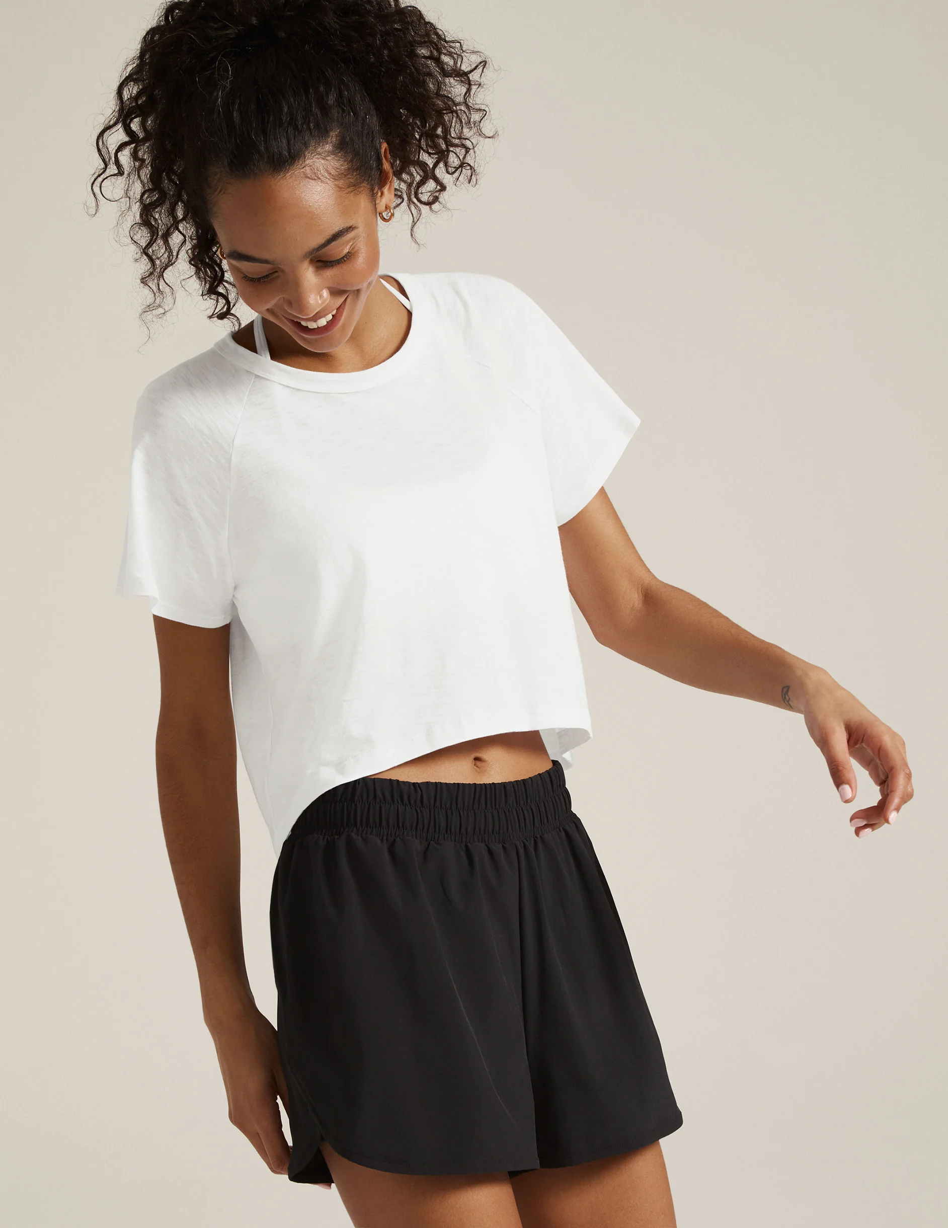 Signature High Low Cropped Tee - Onhollan