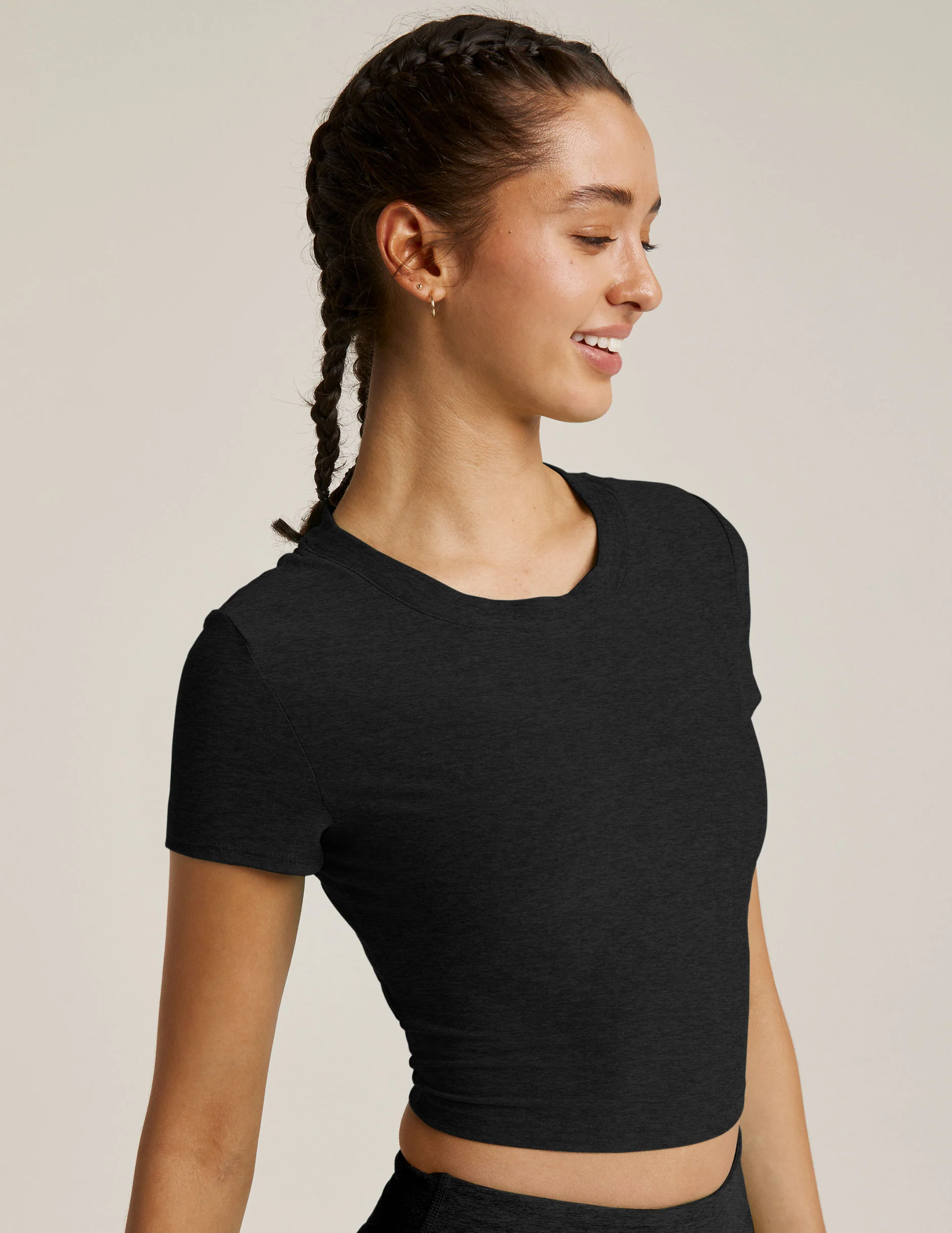 Featherweight Perspective Cropped Tee - Onhollan