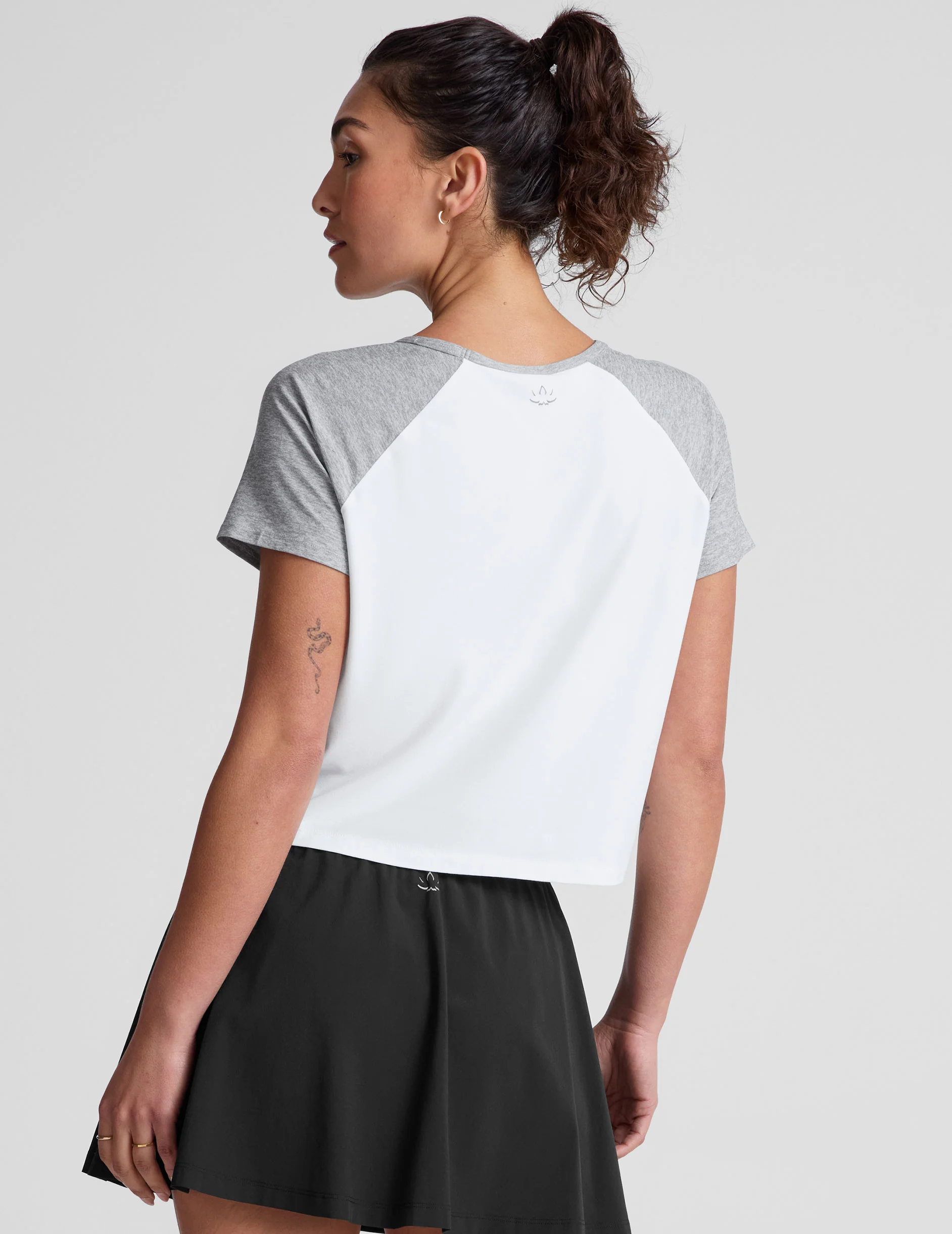 Featherweight Colorblock Tee - Onhollan
