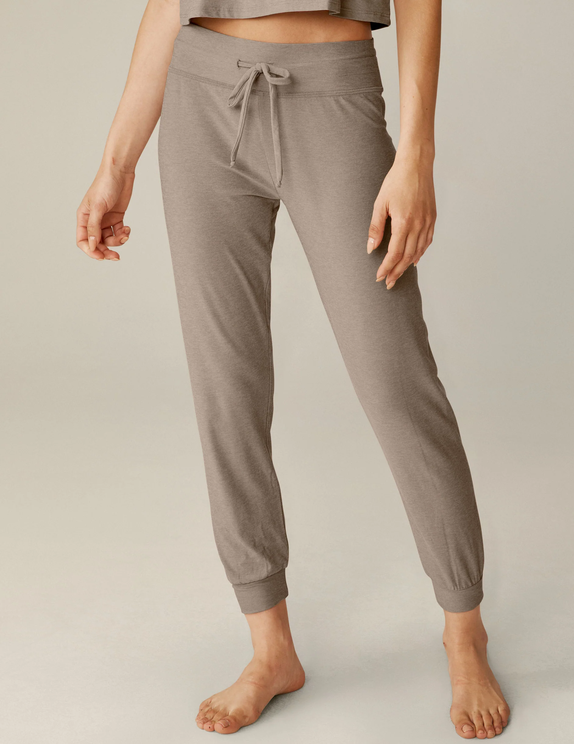 Featherweight Lounge Around Midi Jogger - Onhollan