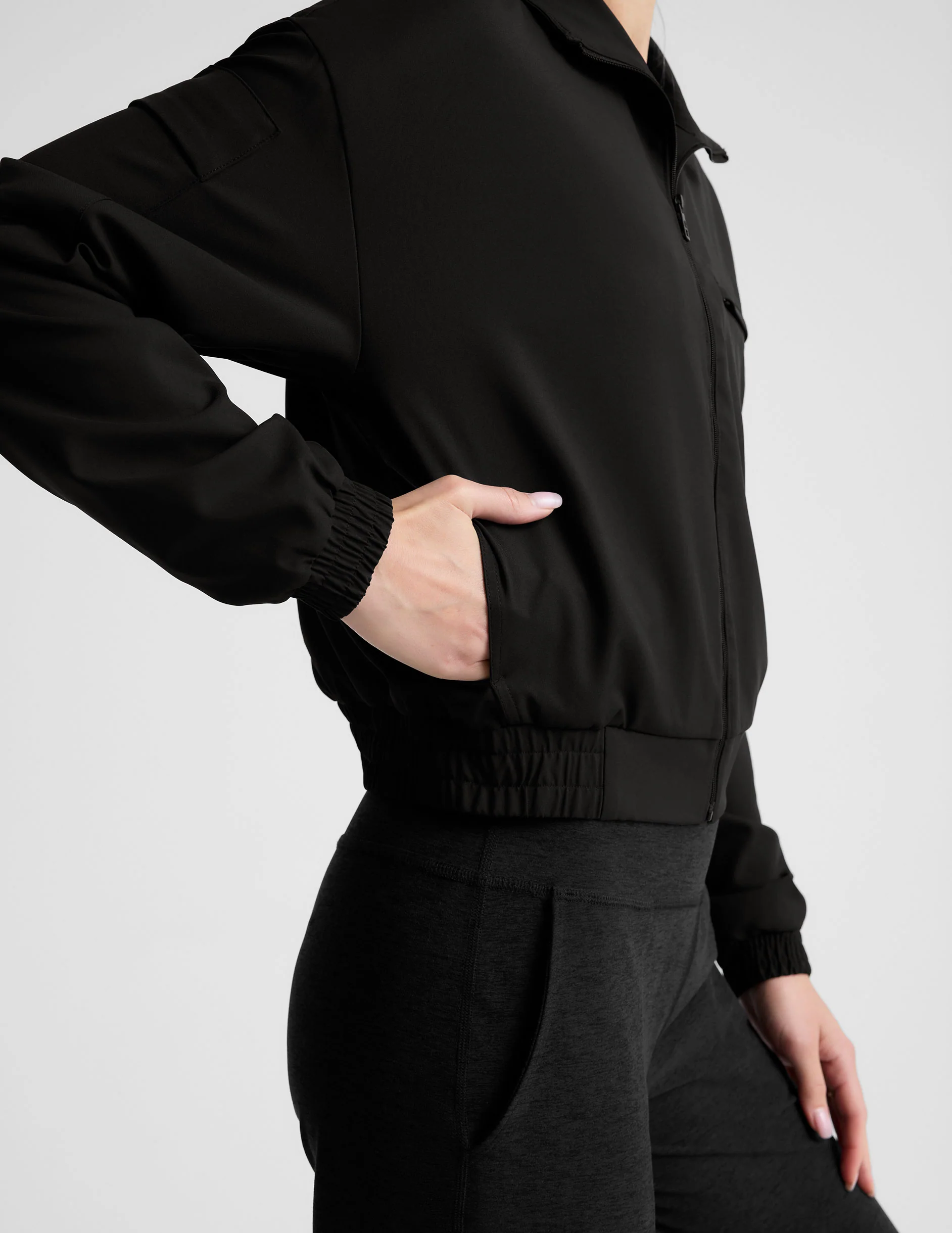 Status Pocket Sleeve Cropped Jacket - Onhollan