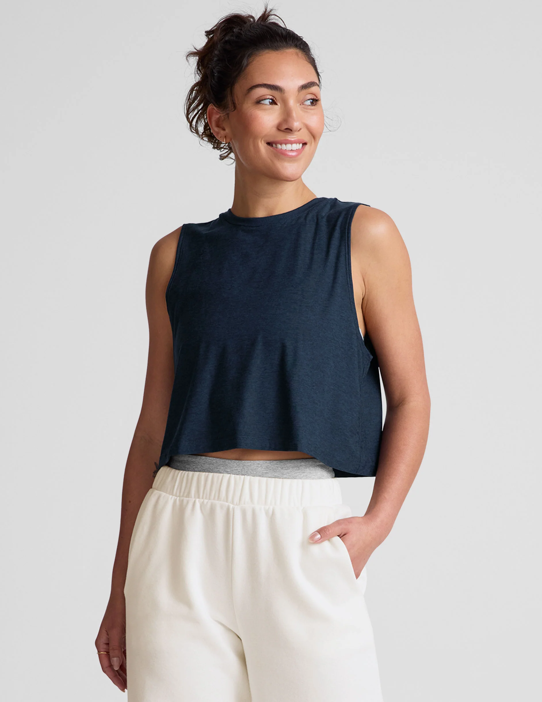 Featherweight Minimal Cropped Tank - Onhollan