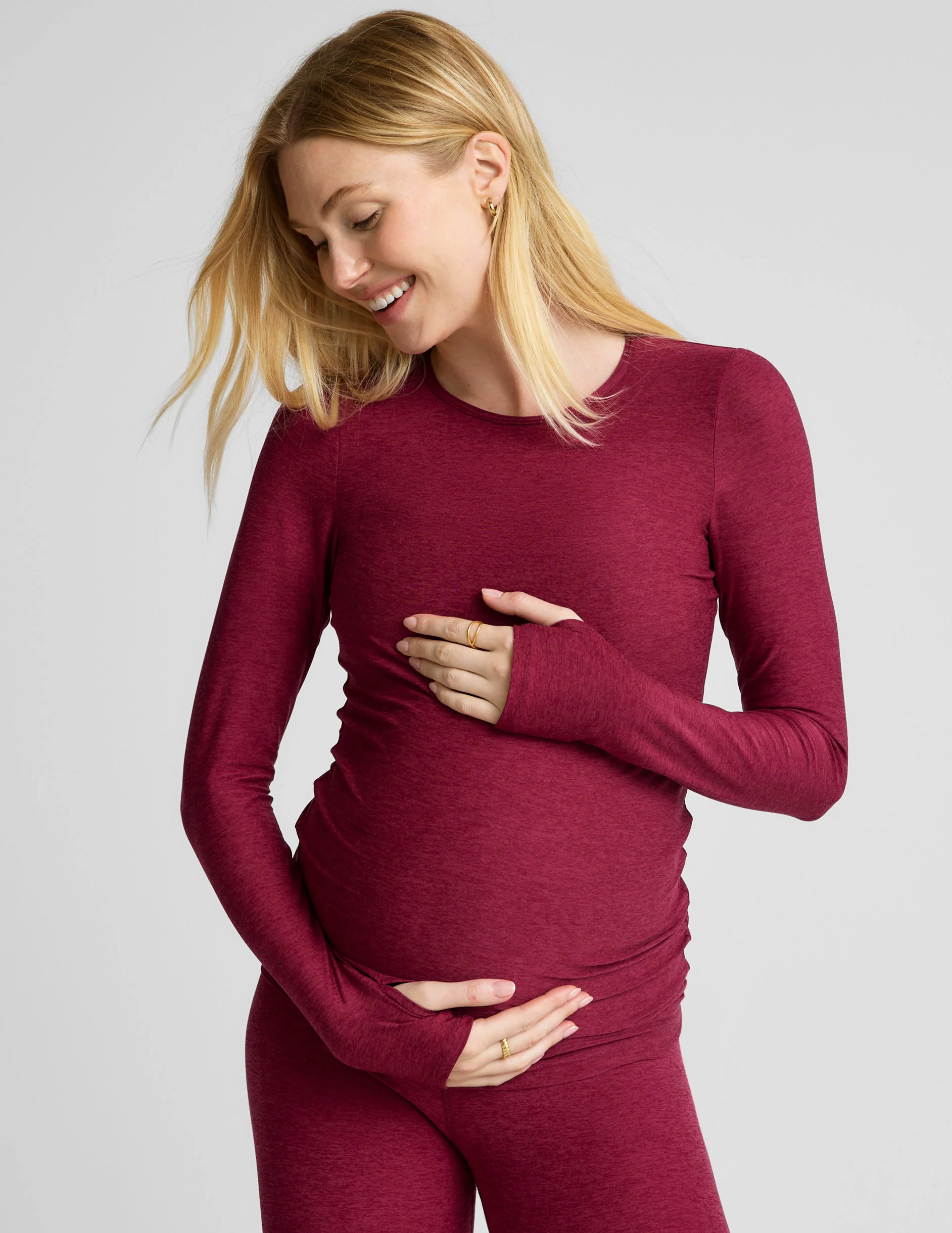 Featherweight Count On Me Maternity Crew Pullover - Onhollan