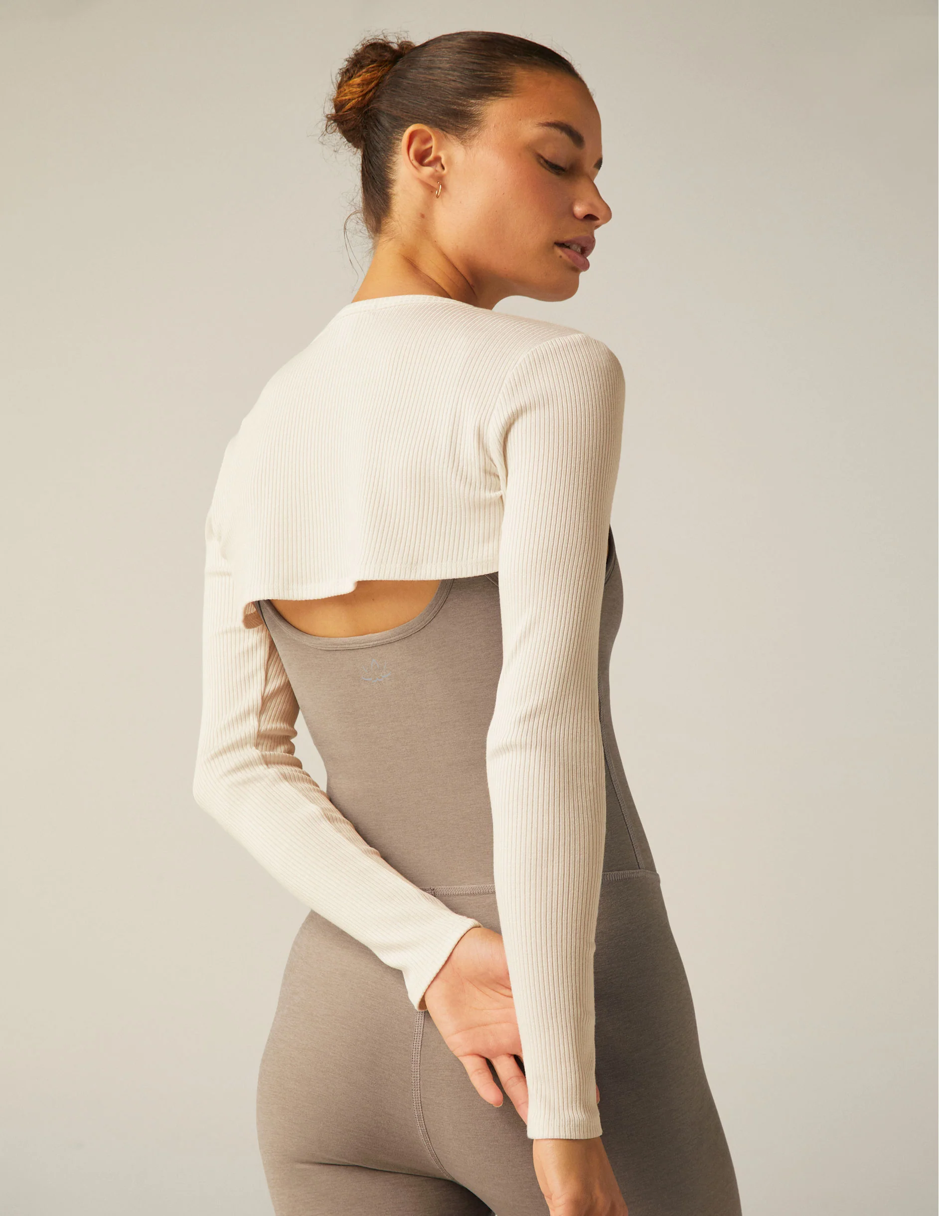 Formation Shrug - Onhollan