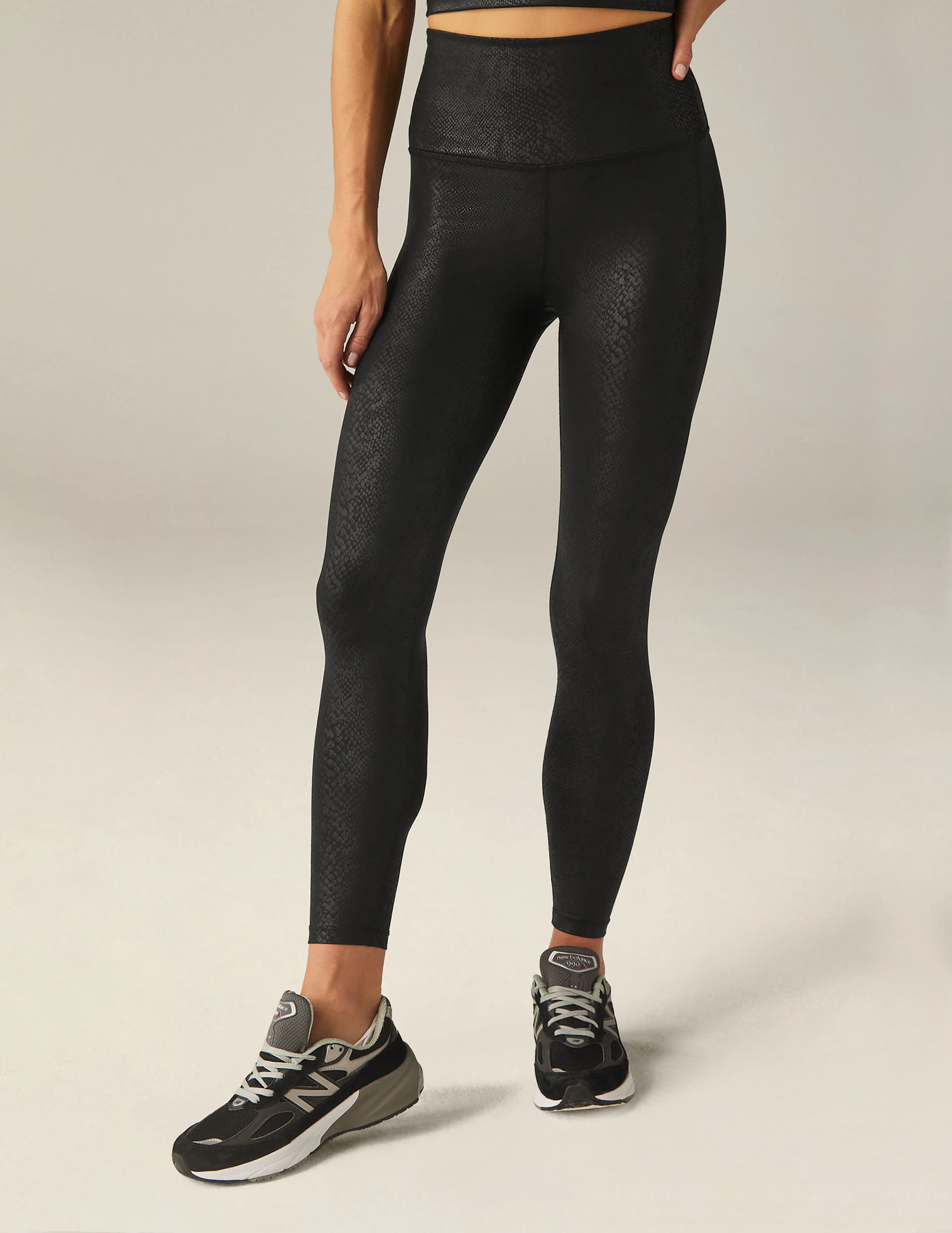 PowerShine Viper High Waisted Midi Legging - Onhollan