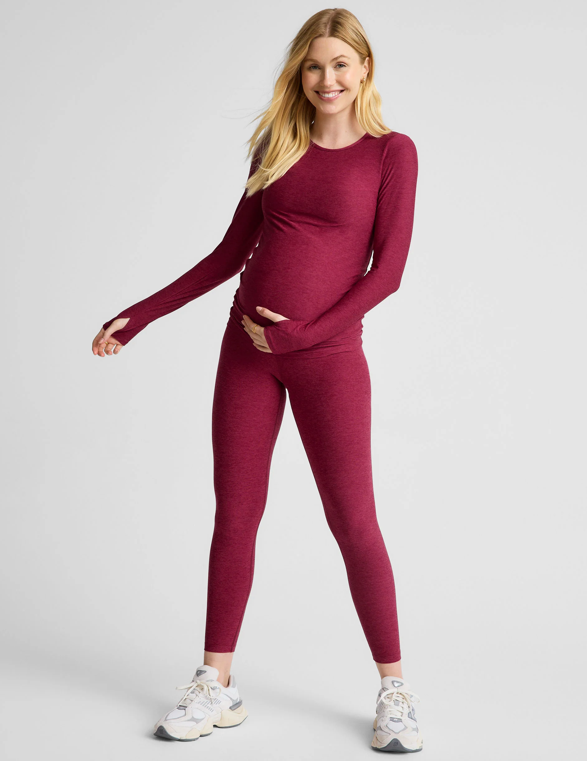 Featherweight Count On Me Maternity Crew Pullover - Onhollan